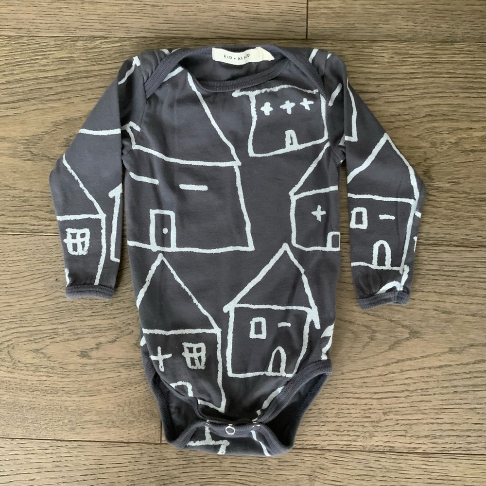 Kid + Kind Gray and Off White Long Sleeve Onesie. Size 6-12 months.